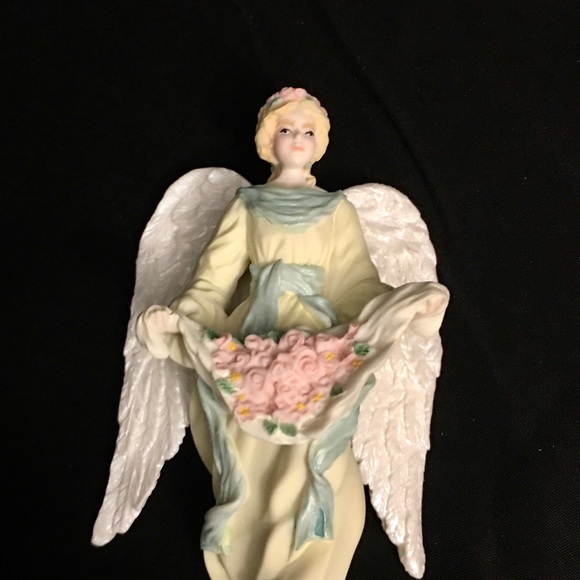 1997 Spring Collection Angel Ornament - Picture 2 of 5